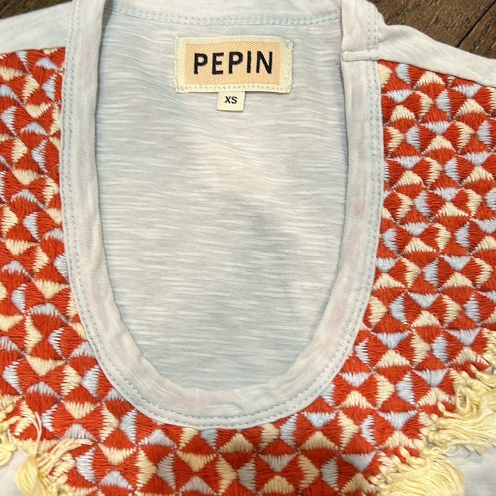 Pepin Anthropologie XS fringe embroidered sleeveless top. Lt blue-orange